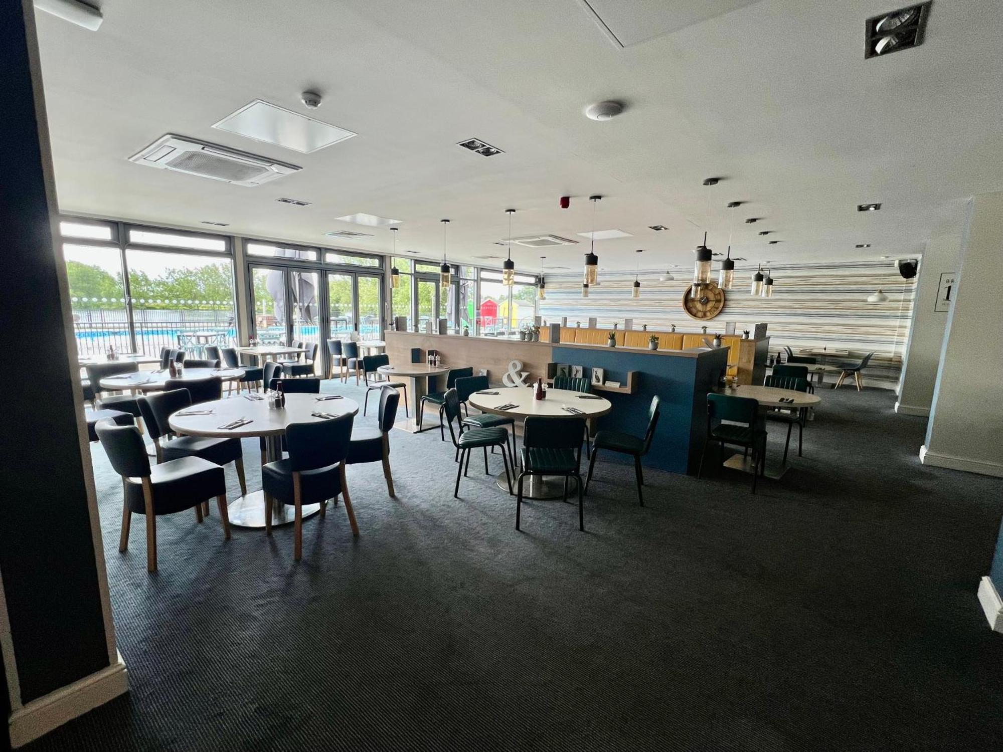The Warren Villa เซาธ์เซอร์นีย์ ภายนอก รูปภาพ